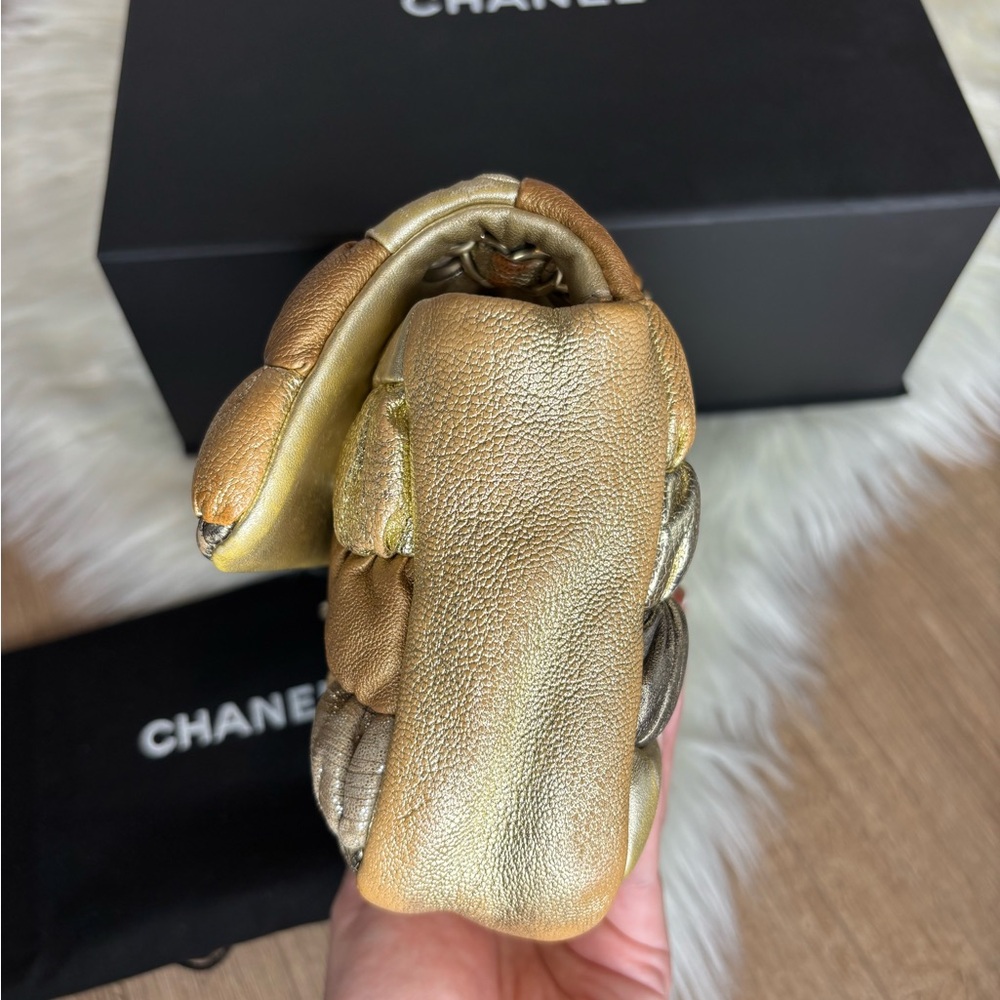 🤎RARE✨ Chanel Gold Bubble Quilt Bag ✨🤎 - Picture 7 of 17
